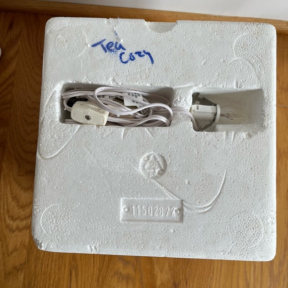 The Tea Cozy, Santa’s Workbench Collection, 2002 - Picture 10 of 16